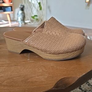 Universal Thread Brown Woven Mules